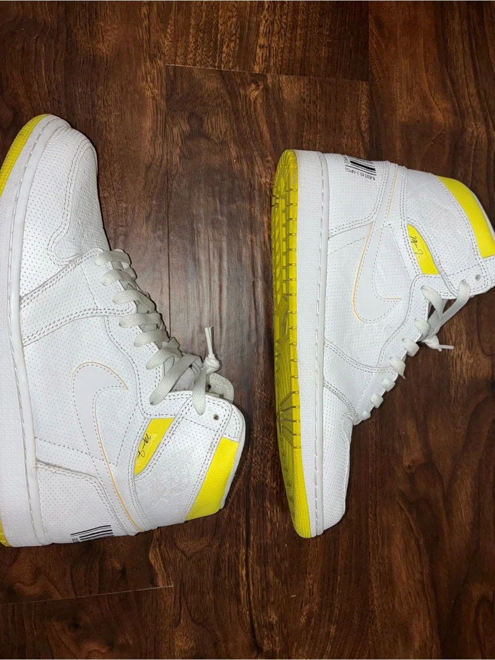 Jordan Retro 1 “First Class Flight” size 11 worn only a few times in great cond.